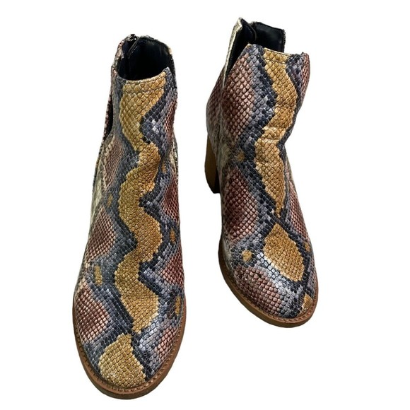 Aqua College Womens Naomi Closed Toe Ankle Boots, Brown Snake Leather, Size 8 - Picture 6 of 13